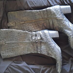 Womens 9 1/2 Born Black Boots